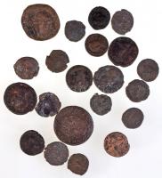 21db-os vegyes hamis római fémpénz tétel T:2-,3  21pcs of various fake Roman coins C:VF,F