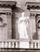 1971 Középület szobrászati vállalat részére készített felvétel sorozat budapesti középületeket díszí...