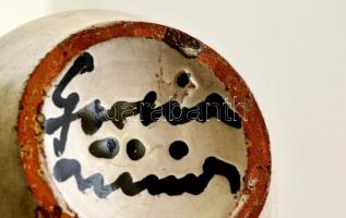 Gorka Lívia (1925-2011): Barna-fekete-fehér váza, festett, mázas kerámia, jelzett, alján kis lepatta...