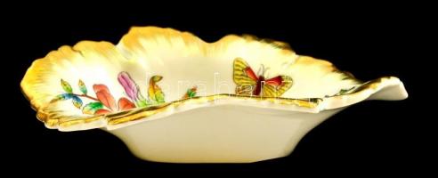 Herendi Viktória mintás leveles tálka, kézzel festett, jelzett, kopásnyomokkal, 15,5×8×4 cm