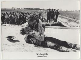 cca 1960-1980 5 db filmfotó: Szegény gazdagok, Talpalatnyi föld, Déryné, Föltámadott a tenger, 18×24...