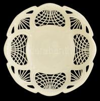 Áttört porcelán kínáló tál, jelzés nélkül, hibátlan, m: 15 cm, d: 24 cm
