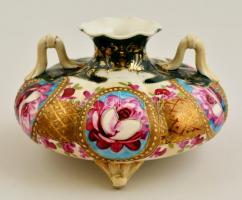 Virágmintás porcelán váza, kézzel festett, jelzés nélkül, hibátlan, m: 10,5 cm, d: 17 cm