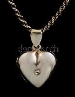 Ezüst(Ag) walles nyaklánc fényképtartó szív függővel (hátoldalán karcolással), h: 40,5 cm, medál: 1,...