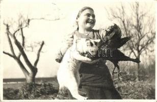 7 db régi és modern képeslap és fotó macskákról / 7 pre-1945 and modern postcards and photos of cats