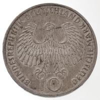 NSZK 1972J 10M Ag "Olimpia-München / Olimpiai Láng" T:2 kis ph., patina
FRG 1972J 10 Mark...