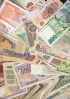 704db bankjegy, egész világ, régi és új, jobbakkal T:I,II,II,IV