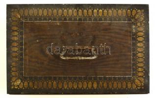 Szecessziós fém doboz, erősen kopott, kulcs nélkül, 30×19 cm