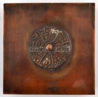 Kopcsányi Ottó (1933-): Doboz, réz fa betéttel, jelzett, 13,5x13,5x2,5 cm