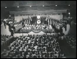 1950 DISZ alakuló kongresszus, MTI fotó, hátulján feliratozva, pecséttel jelzett, 9×12 cm