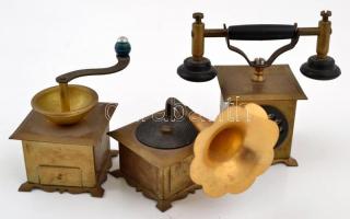 3 db mini réz tárgy: telefon, gramofon, kávédaráló, m: 5,5 és 7 cm között