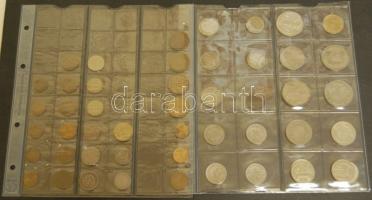 Bulgária kis gyűjtemény 1888-2000. 1s (6x), 2s (7x), 3s (1x), 5s (7x), 10s (7x), 20s (8x), 25s (1x), 50s (5x), 1L (4x), 2L (1x), 10L (3x) Összesen 50db! T:2,3