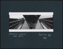 1983 Jankovszky György(1946-): New York, Brooklyn subway, feliratozva, kartonra kasírozva, pecséttel jelzett, 8x18 cm