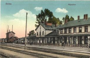 Zsolna, Sillein, Zilina; Vasútállomás, vagonok / railway station, wagons