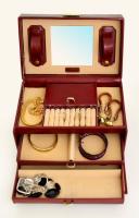 Vera Pelle háromfiókos ékszerdoboz, tükörrel, műbőr borítással, benne 9 db bizsuval, jó állapotban, ...