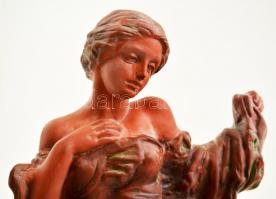 Tóth Valéria (1943- ): Fátyolos nőalak, terrakotta, jelzett,  apró kopásokkal, m: 37 cm