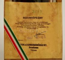 1956 Tokaji aszú, 5 puttonyos édes fehérbor, 0,5 l, díszcsomagolásban, tanúsítvánnyal