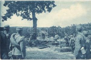 Üdvözlet a hidász-ünnepélyről! Hidász-temetés Wolhyniában. segélylap a budapesti hidászok özvegy és árva alapja javára / WWI K.u.K. military pontooner funeral in Volhynia, priest and military music band in the cemetery