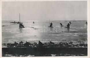 Balatonkenese, Fakutyázás a befagyott Balaton jegén télen