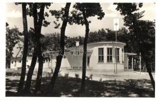 Sopron, A Magyar Ifjúsági Vöröskereszt Dr. Vitéz Simon Elemér üdülőháza. Foto Diebold