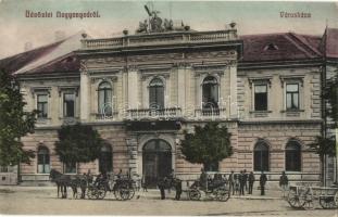 Nagyenyed, Aiud; Városháza, hintók. Földes Ede kiadása / town hall, horse-drawn carriages