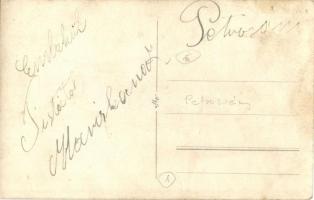 Petrozsény, Petrosani; Híd építése, munkások / bridge construction with workers. photo