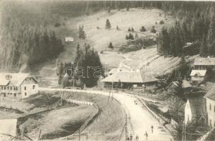 Tihuca, Tihuta (Báránykő, Piatra Fântânel); Borgói-hágó, csendőrségi laktanya, utcakép. Chencinski Jakab kiadása / gendarmerie barracks, street view (EK)