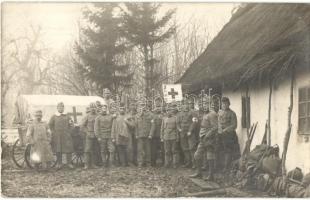 1916 Maródi-vizit tagjai a HP. 44. 2. Bataillonnál. Katonai ápolók, orvosok és mentőkocsi / WWI Austro-Hungarian K.u.K. military medic soldiers and doctors visit the injured. photo
