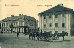 Turócszentmárton, Turciansky Svaty Martin; Városháza, Megyeháza, Bindfeld Ármin üzlete, hintók. W. L. Bp. 5854. / town hall, county hall, shops, horse-drawn carriages (Rb)