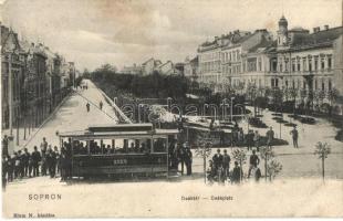 Sopron, Deák tér, villamos. Blum N. kiadása (Rb)