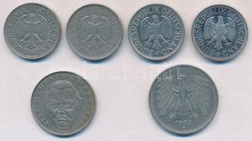 NSZK 1962-1992. 1M (4xklf) + 2M + 5M T:2,2-
FRG 1962-1992. 1 Mark (4xdiff) + 2 Mark + 5 Mark C:XF,V...