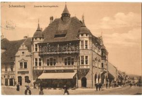 Segesvár, Schässburg, Sighisoara; Gewerbe-Vereinsgebäude / Iparosegylet épülete, Josef Girscht üzlete, Friedrich Schuster gyógyszertára. Fritz Teutsch kiadása / trade associations building, pharmacy, shops (EK)