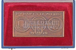 1970. "Budapest Metro megnyitása alkalmából Br emlékplakett dísztokban, hátoldala gravírozva (125x65mm) T:2