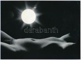 cca 1977 Városi lányok, 3 db jelzés nélküli vintage fotó Menesdorfer Lajos (1941-2005) budapesti fot...