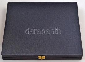 DN "A Szent Korona évezrede" aranyozott, ezüstözött Cu emlékérem (12xklf) tanúsítvánnyal, ...