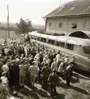 Autóbuszokat ábrázoló felvételek, 10 db szabadon felhasználható vintage negatív, 6x6 cm és 6x9 cm