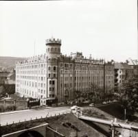 cca 1970 Budapest, Moszkva tér, 3 db szabadon felhasználható vintage negatív, 6x6 cm