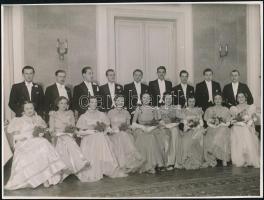 cca 1936 Báli ruhák divatja, 4 db vintage fotó, három jelzett, 18x23 cm