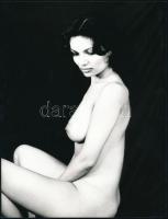 cca 1979 Aktfotók, 4 db vintage fénykép, egy jelzett, 18x13 cm és 24x18 cm között / 4 erotic photos