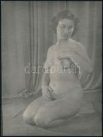cca 1940 Szolid erotika, 4 db vintage fotó, 6x9 cm és 24x18 cm között / 4 erotic photos