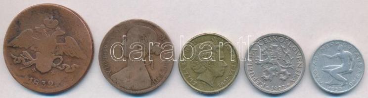 5db-os vegyes érme tétel, benne Magyarország, Csehszlovákia, Nagy-Britannia, Ausztrália és Orosz Bir...