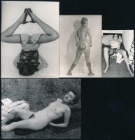 cca 1971 Hét nő virtuális találkája egy tételben, szolidan erotikus felvételek, 7 db vintage fotó, 14x9 cm és 7x5 cm között