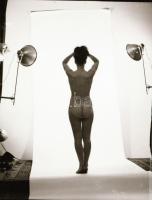 cca 1970 Előlről is, hátulról is, szolidan erotikus felvételek, 6 db vintage negatív, 6x6 cm