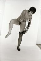 cca 1970 Szolidan erotikus felvételek, 9 db vintage negatív és dia, 24x36 mm