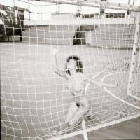 1985 Sportos hölgyek társasága, szolidan erotikus felvételek, 13 db vintage negatív, 6x6 cm