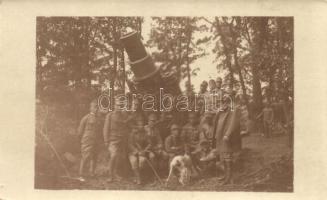 Osztrák-magyar katonák egy 30,5-ös mozsárágyúval / WWI Austro-Hungarian K.u.K. military soldiers with mortar (Mörser cannon). photo (EK)