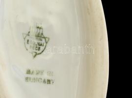 Zsolnay porcelán őzmama gidával, kézzel festett, jelzett, apró kopásnyomokkal, m: 17,5 cm
