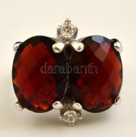 Ezüst(Ag) bordó dupla köves gyűrű, jelzett, méret: 56, bruttó: 7,3 g