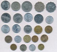 24db-os vegyes fémpénz, közte Kína, Makaó, Tajvan T:2-3
24pcs of various coins from China, Macau, T...