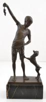 John W. Elischer (1891-1966) : Kíváncsi kutya. Bronz figura, jelzett, márvány talapzattal, m:26 cm